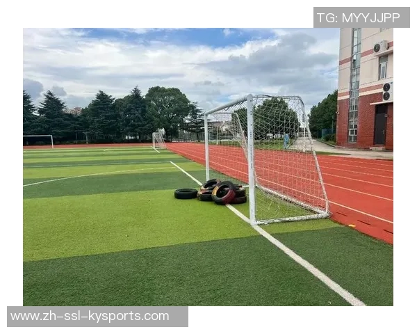 探索迪卡侬与耐克足球鞋的完美结合提升你的球场表现